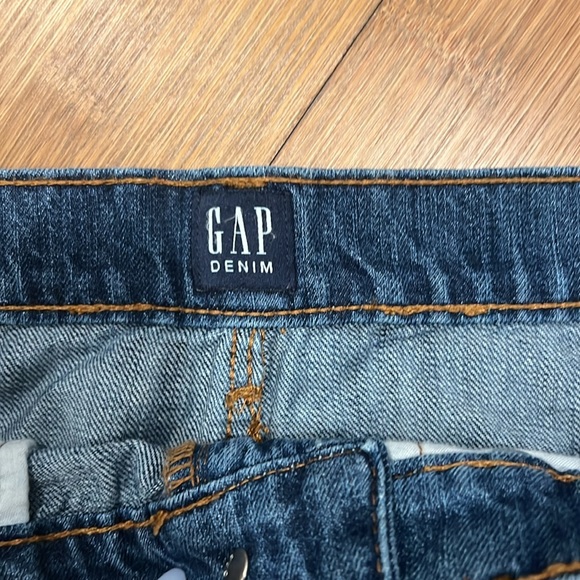 Denim Gap mini skirt - Picture 3 of 3